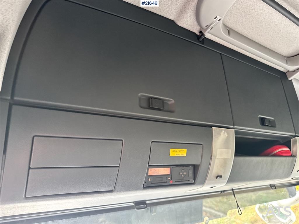 MAN TGS 35.480 8x2 Box truck w/ Full side opening.