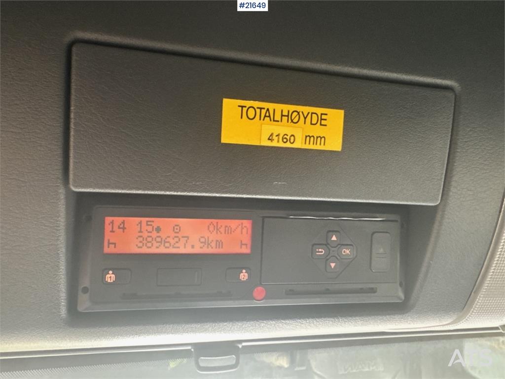 MAN TGS 35.480 8x2 Box truck w/ Full side opening.