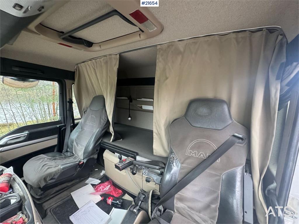 MAN TGX 26.580 6x4 – Tipper truck with snowplow setup