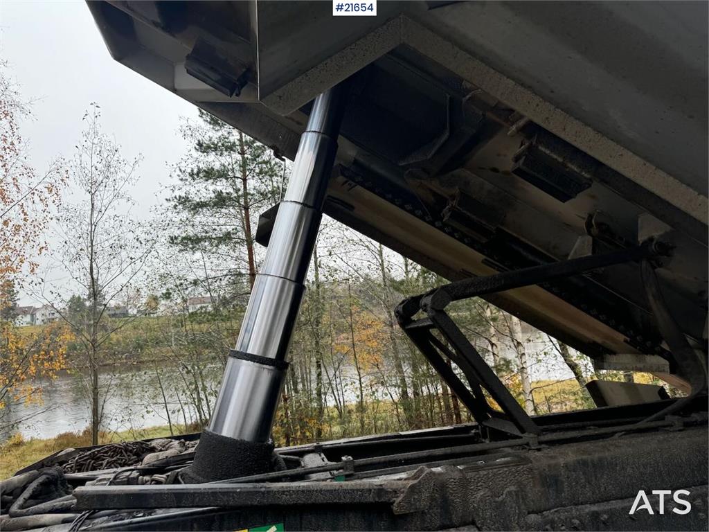 MAN TGX 26.580 6x4 – Tipper truck with snowplow setup