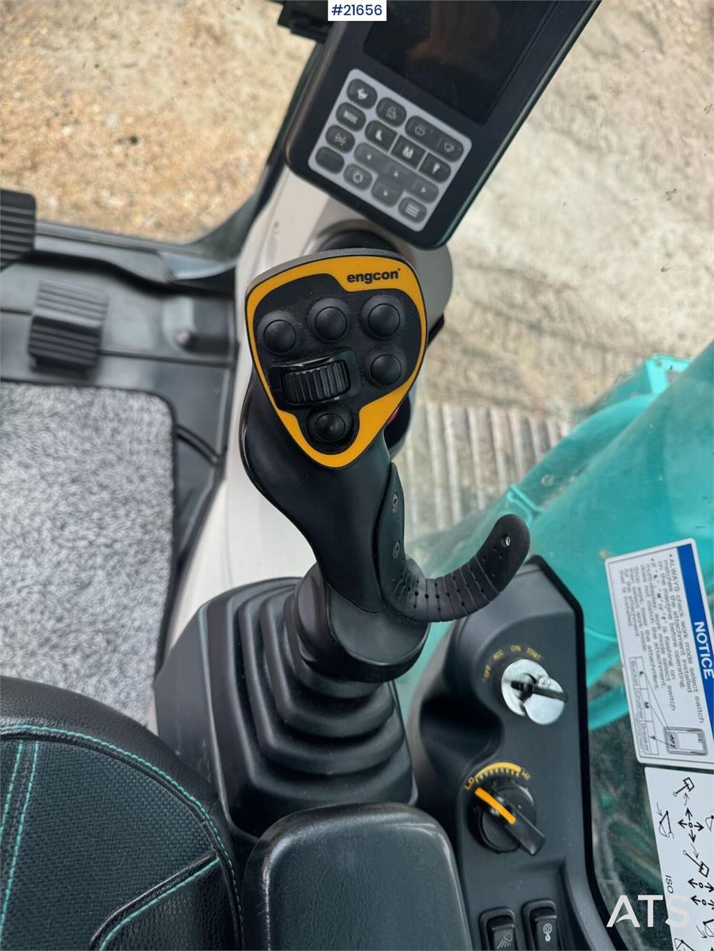 Kobelco SK230SRLC-5 Tracked Excavator w/ Tilt, Bucket and