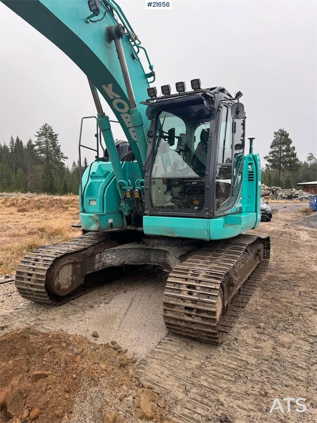 Kobelco SK230SRLC-5 Tracked Excavator w/ Tilt, Bucket and