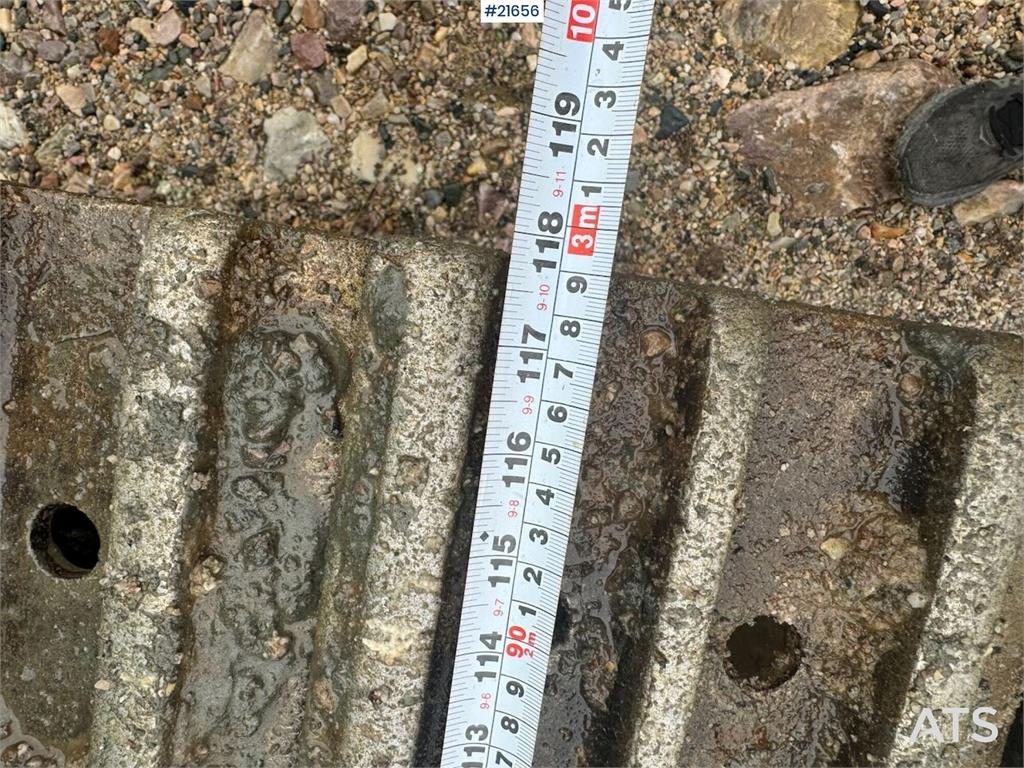 Kobelco SK230SRLC-5 Tracked Excavator w/ Tilt, Bucket and