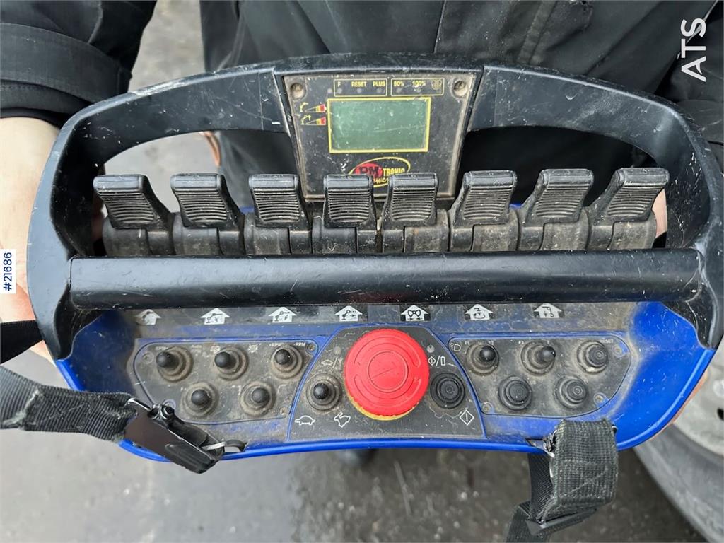 Volvo FM12 Globetrotter 6x4 crane truck w/ rear mounted