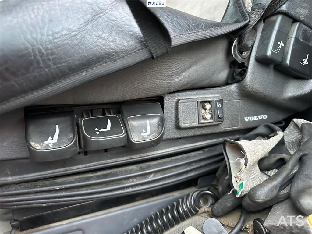 Volvo FM12 Globetrotter 6x4 crane truck w/ rear mounted