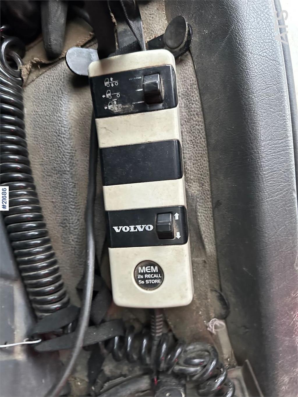 Volvo FM12 Globetrotter 6x4 crane truck w/ rear mounted