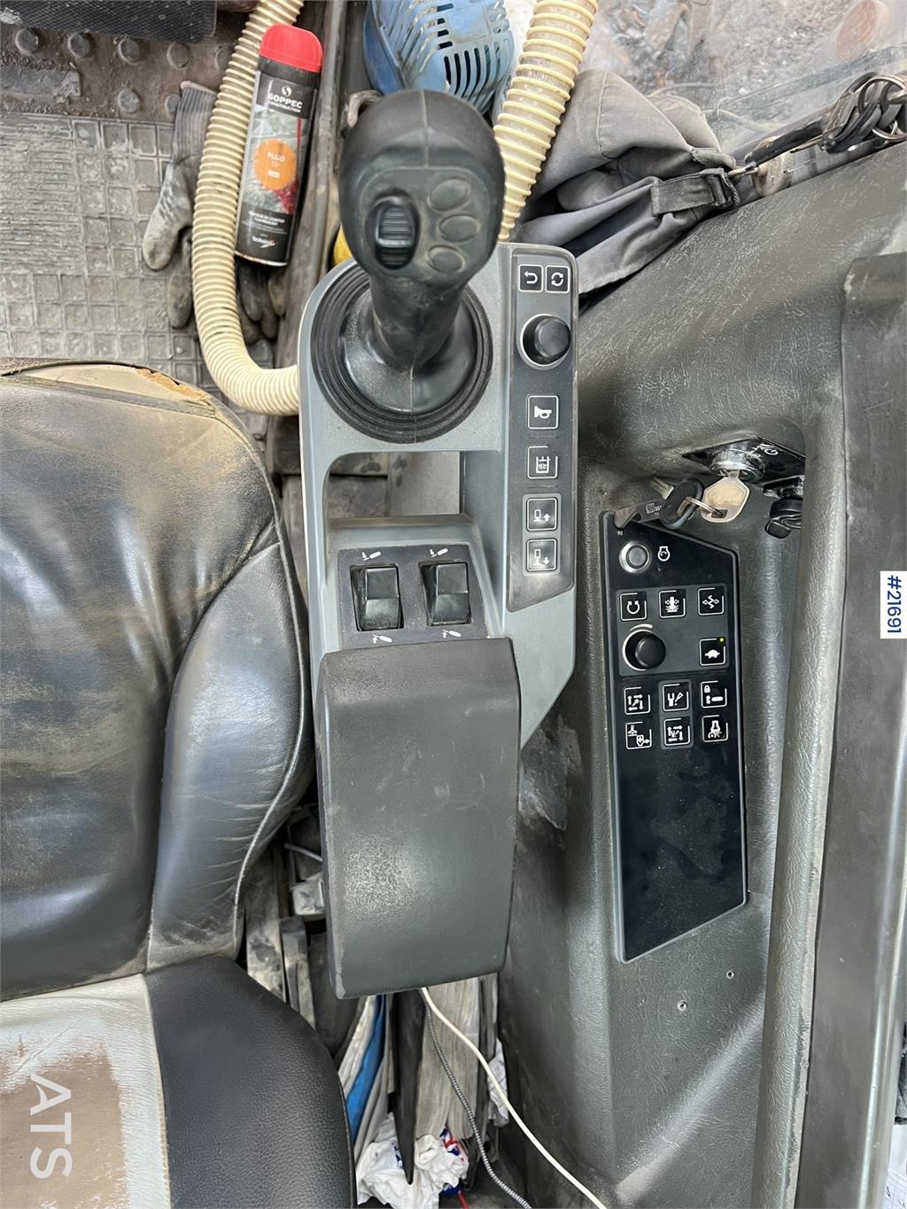 Atlas Copco smartroc T40-11 drilling rig w/2540 hammer, CME gr