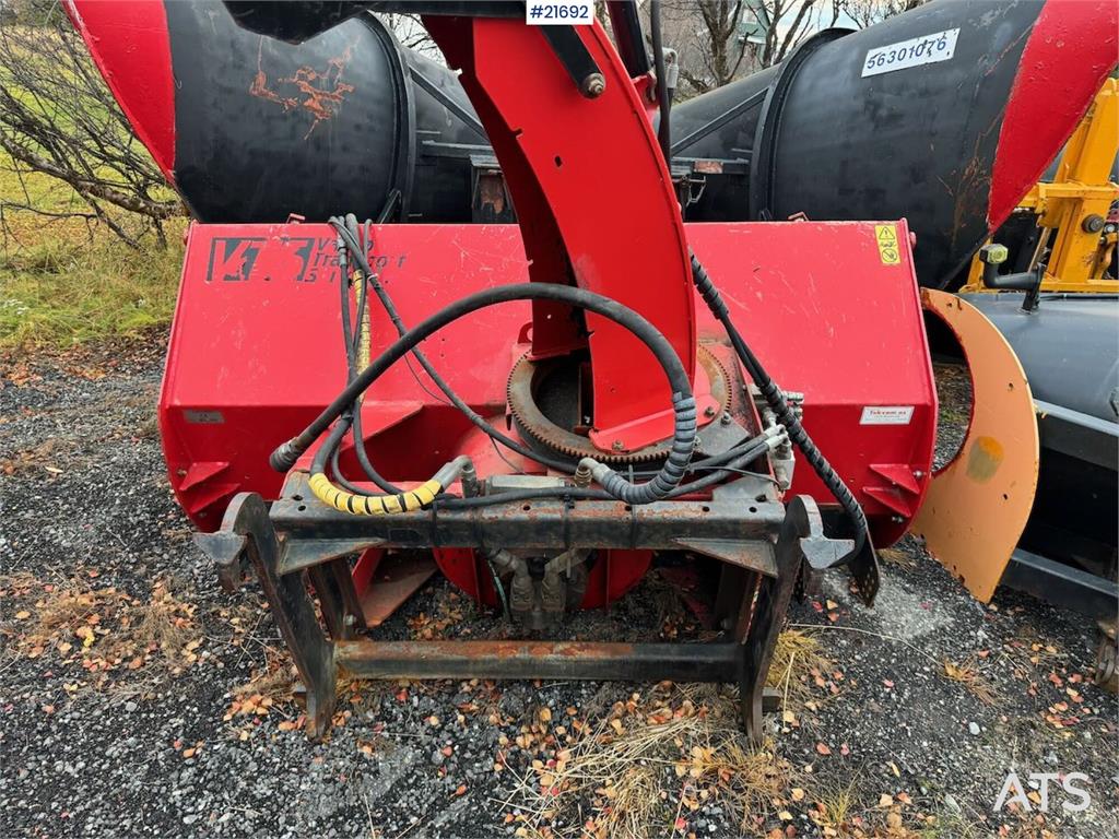 CAT 918M wheel loader w/ grading bucket, flap wing buc