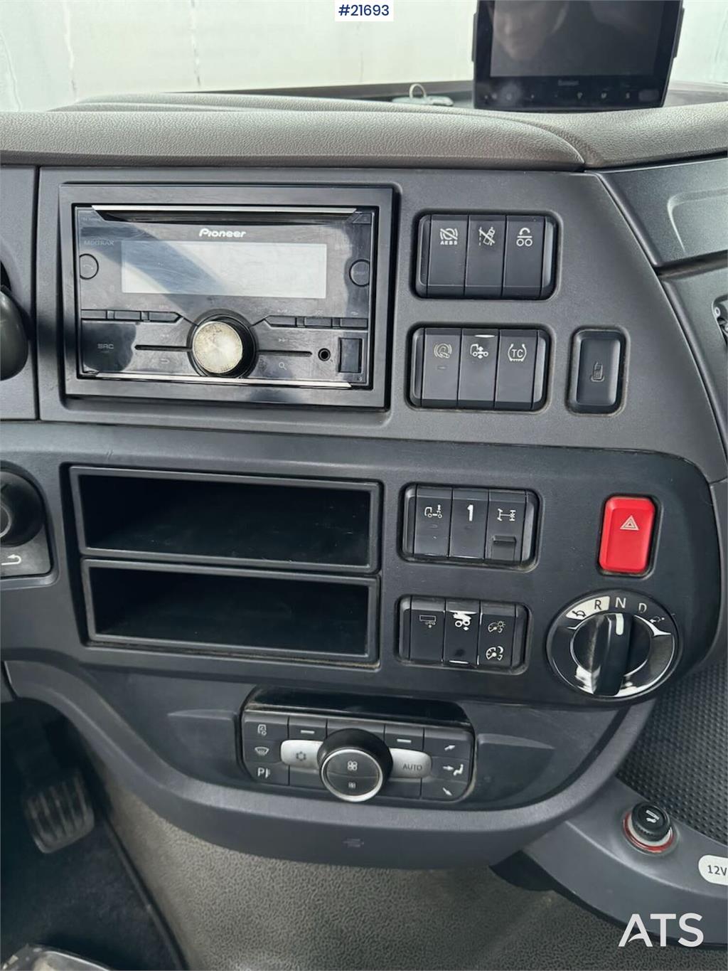 DAF XF530 6x2 Hook truck w/ VDL Hook WATCH VIDEO