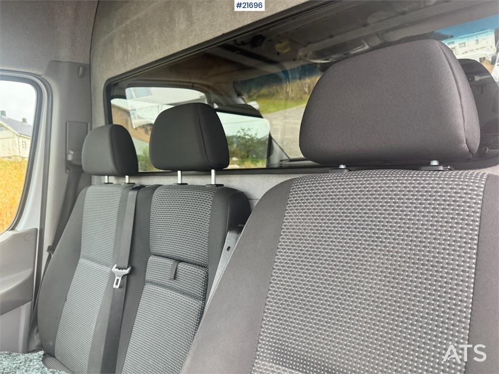 Mercedes-Benz Sprinter 316 w/ Lift