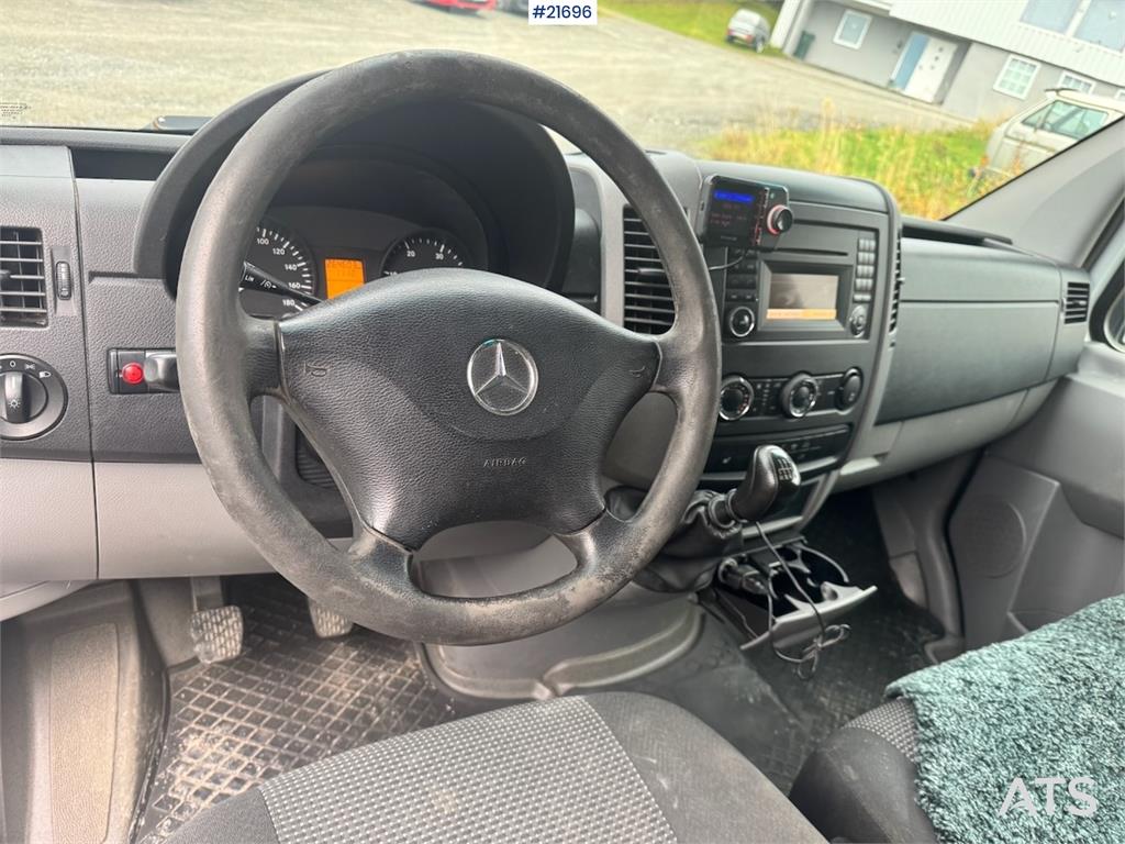 Mercedes-Benz Sprinter 316 w/ Lift