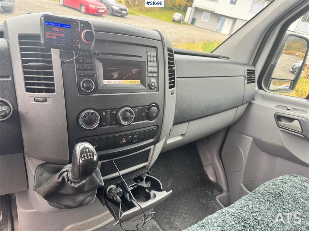 Mercedes-Benz Sprinter 316 w/ Lift