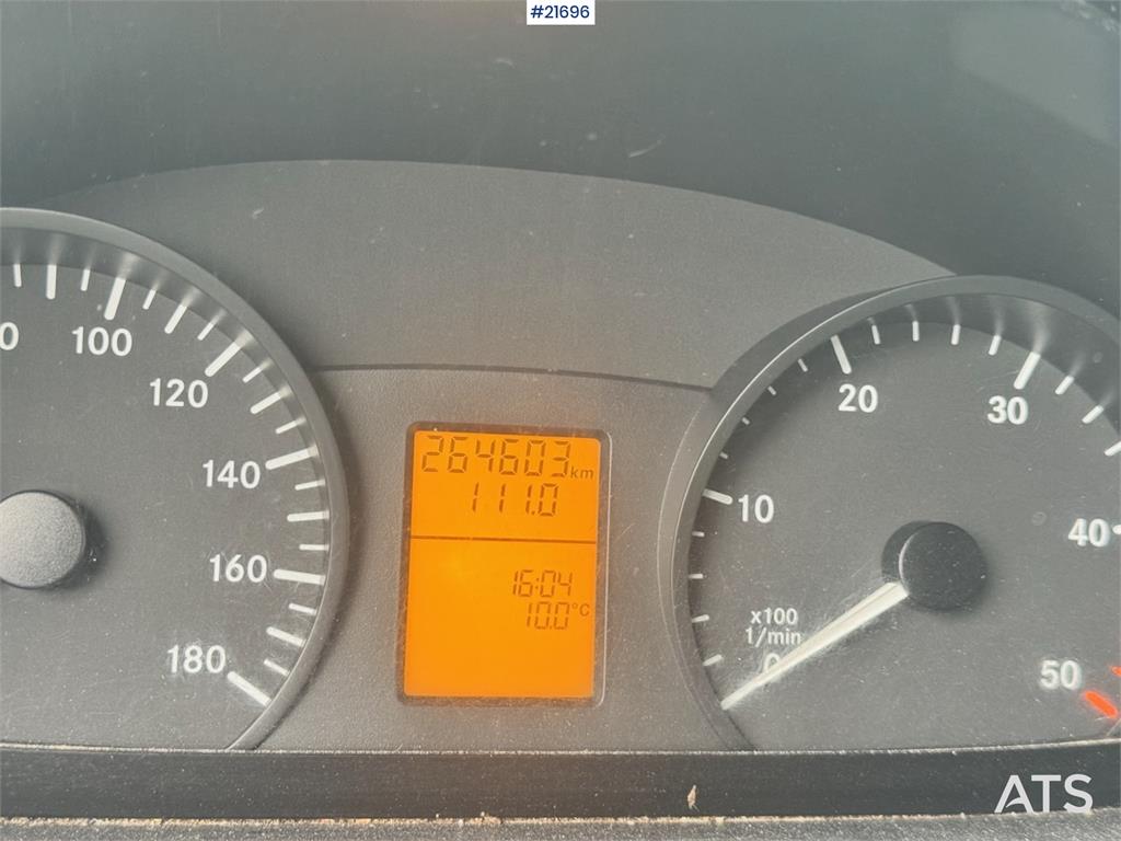 Mercedes-Benz Sprinter 316 w/ Lift