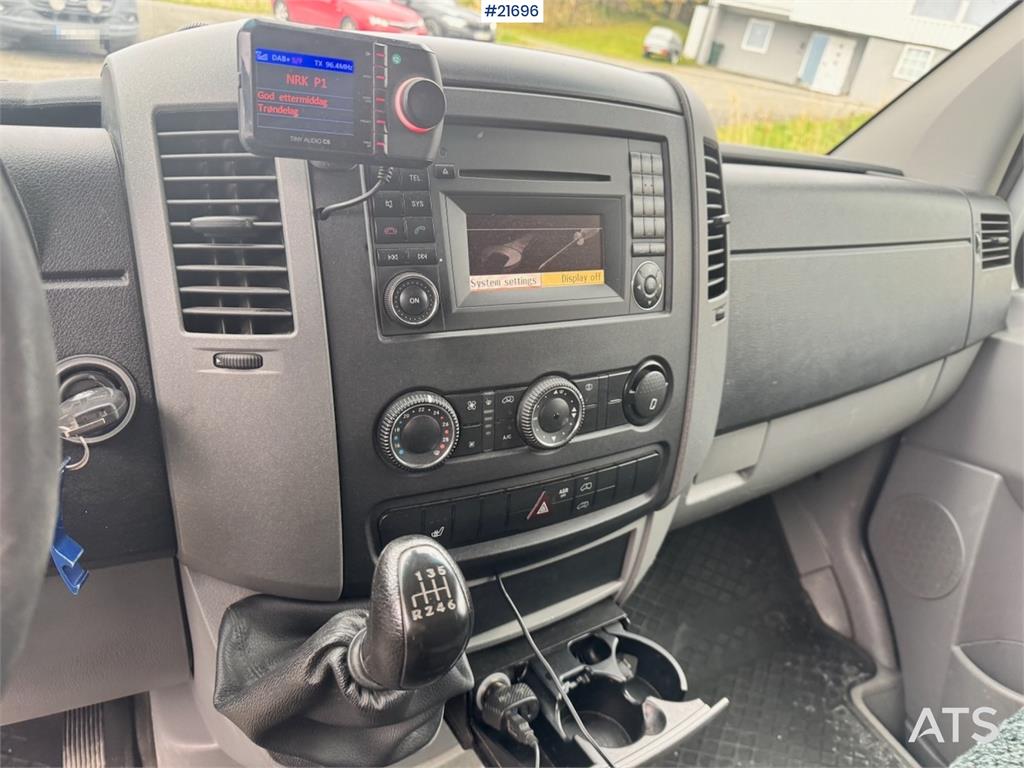 Mercedes-Benz Sprinter 316 w/ Lift