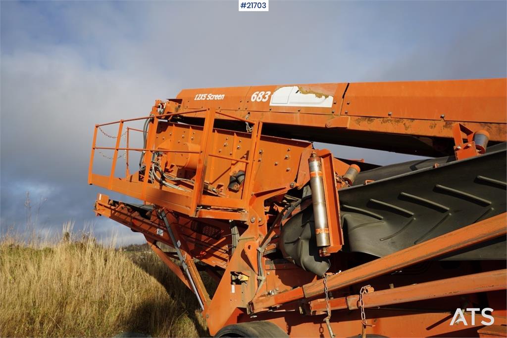 Finlay 683 2 cover sorting plant w/only 5900 hours on SEM