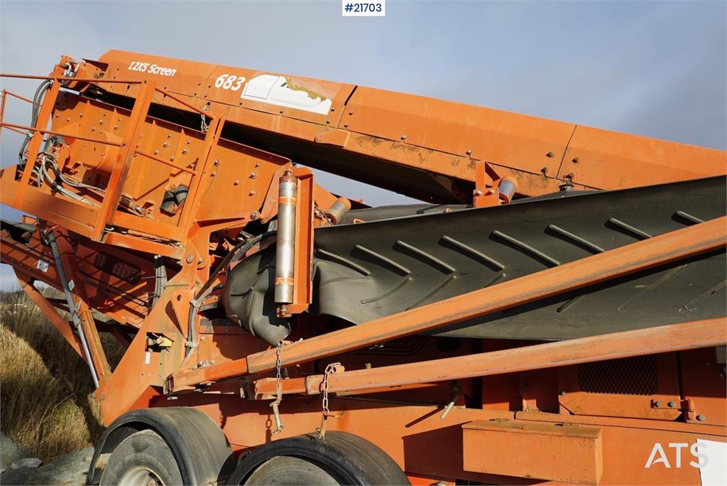 Finlay 683 2 cover sorting plant w/only 5900 hours on SEM