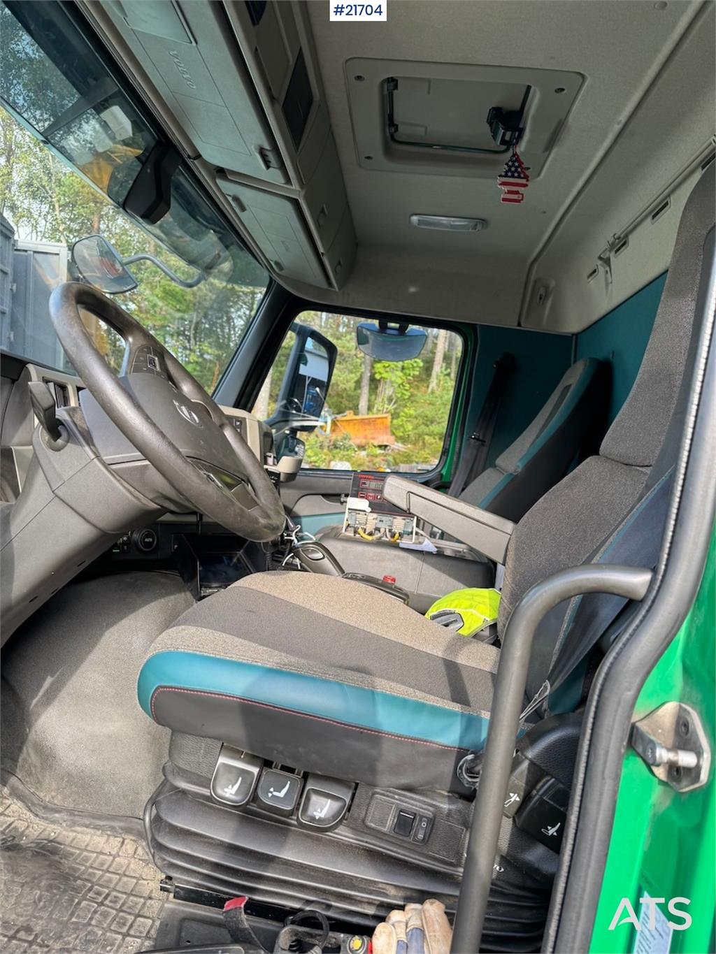 Volvo FM410 2-Chamber Refuse Truck.