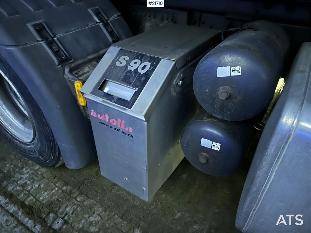 Scania R560 brøyterigget krokbil m / 20 T krok og kasse.