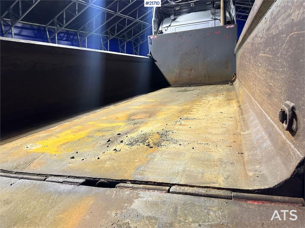 Scania R560 brøyterigget krokbil m / 20 T krok og kasse.