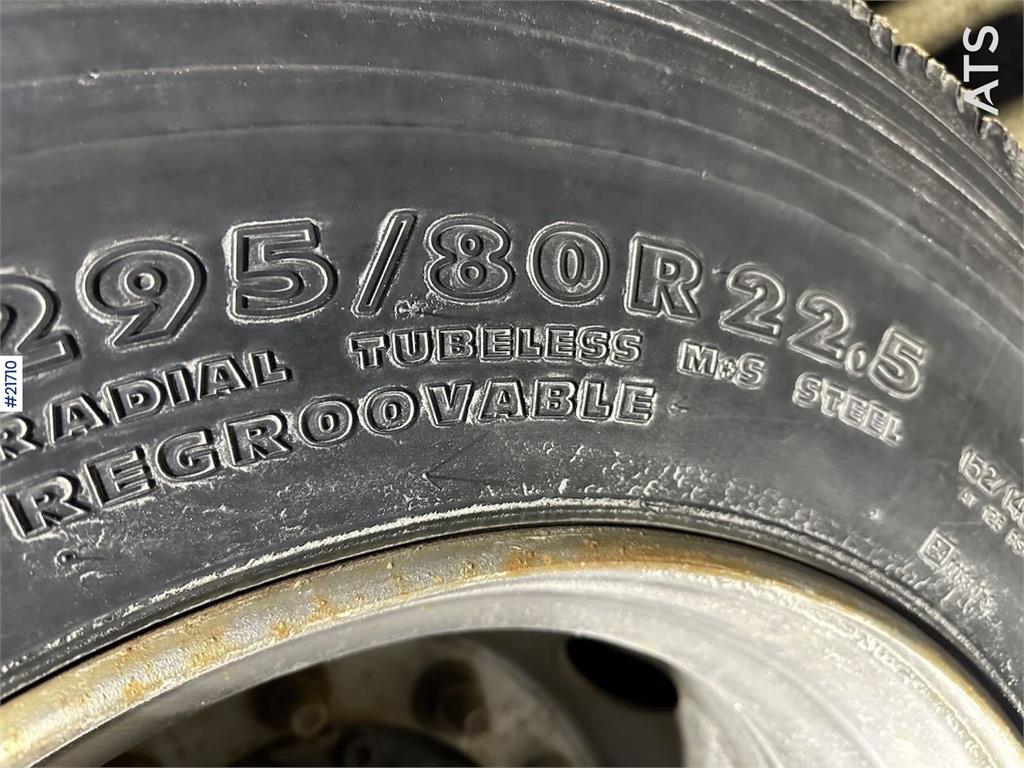 Scania R560 brøyterigget krokbil m / 20 T krok og kasse.