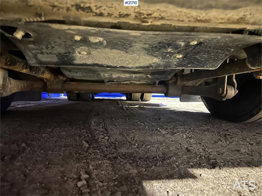 Scania R560 brøyterigget krokbil m / 20 T krok og kasse.