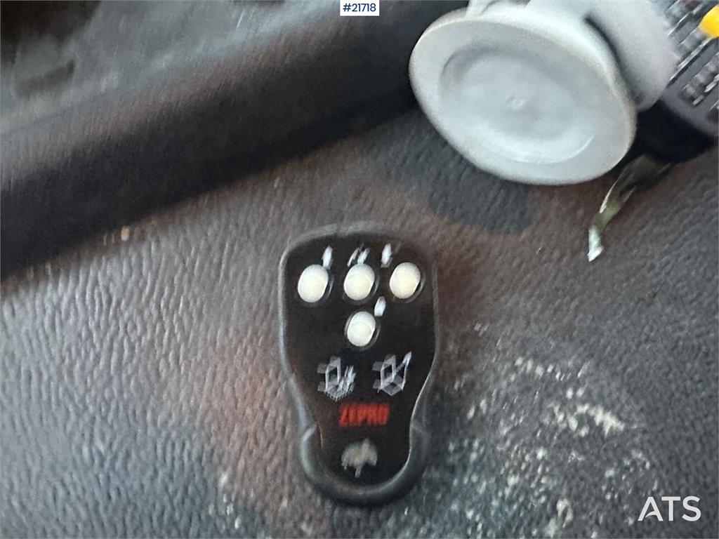 Mercedes-Benz Actros 1835 box truck w/ Full side opening, genera