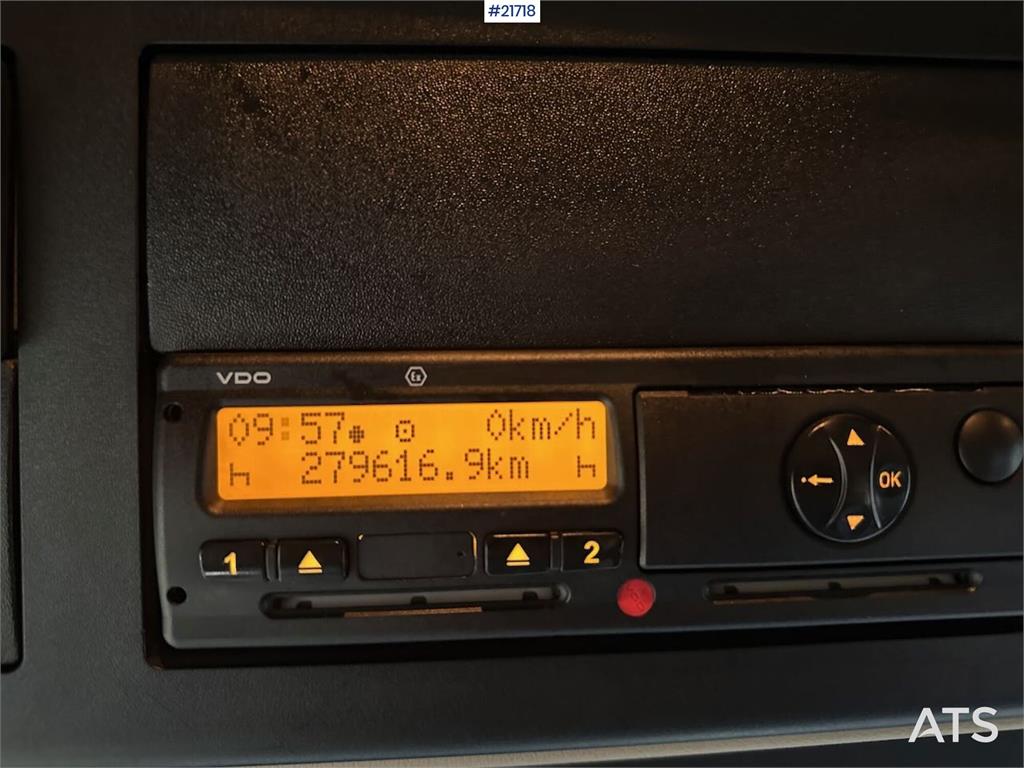 Mercedes-Benz Actros 1835 box truck w/ Full side opening, genera