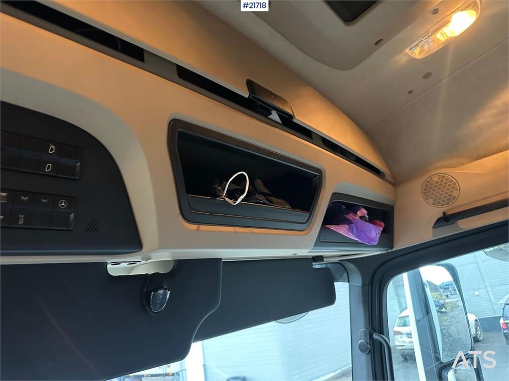 Mercedes-Benz Actros 1835 box truck w/ Full side opening, genera