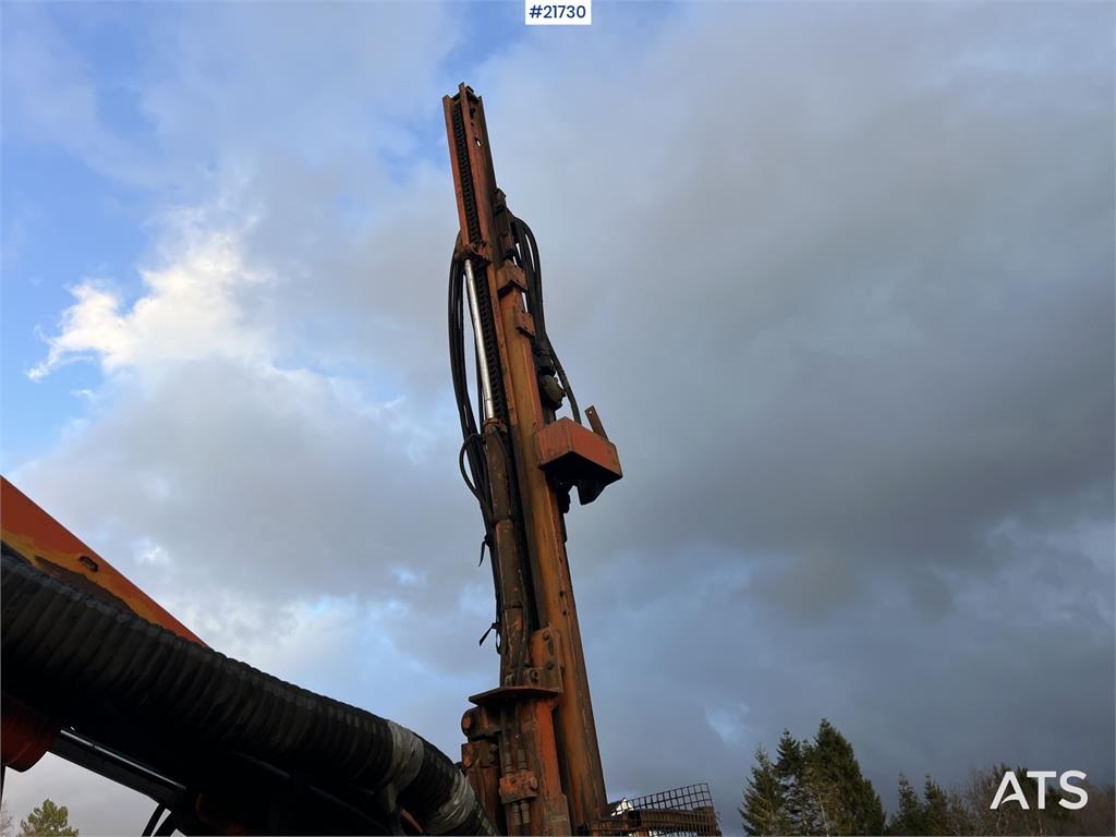 Tamrock DHA400 Drilling rig w/ CPR 438L hammer