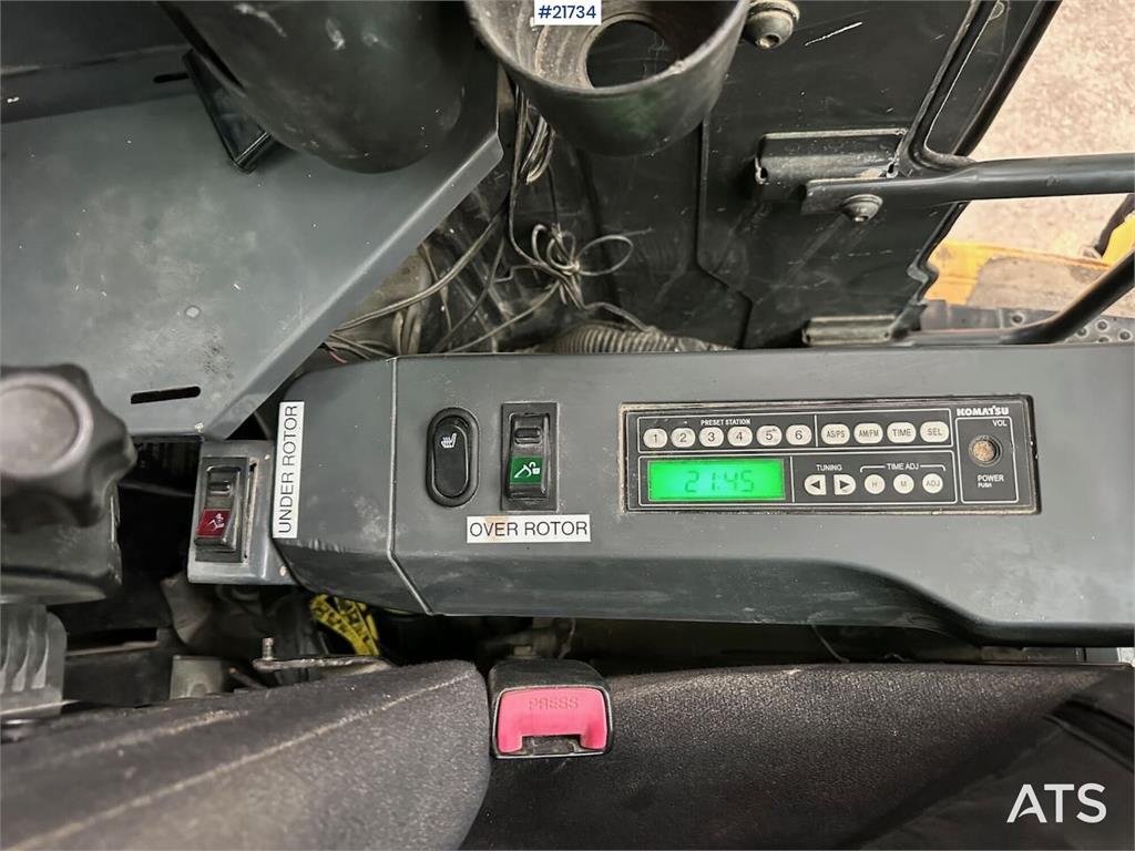 Komatsu PC228USLC-8 excavator w/ 3 buckets and tiltrotator