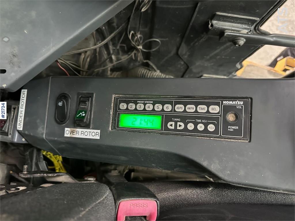 Komatsu PC228USLC-8 excavator w/ 3 buckets and tiltrotator