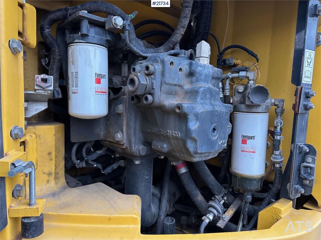 Komatsu PC228USLC-8 excavator w/ 3 buckets and tiltrotator