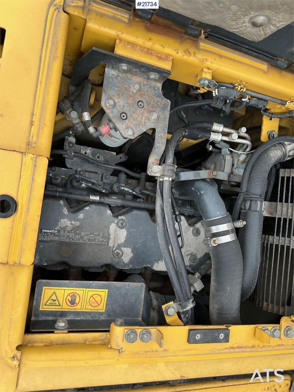 Komatsu PC228USLC-8 excavator w/ 3 buckets and tiltrotator