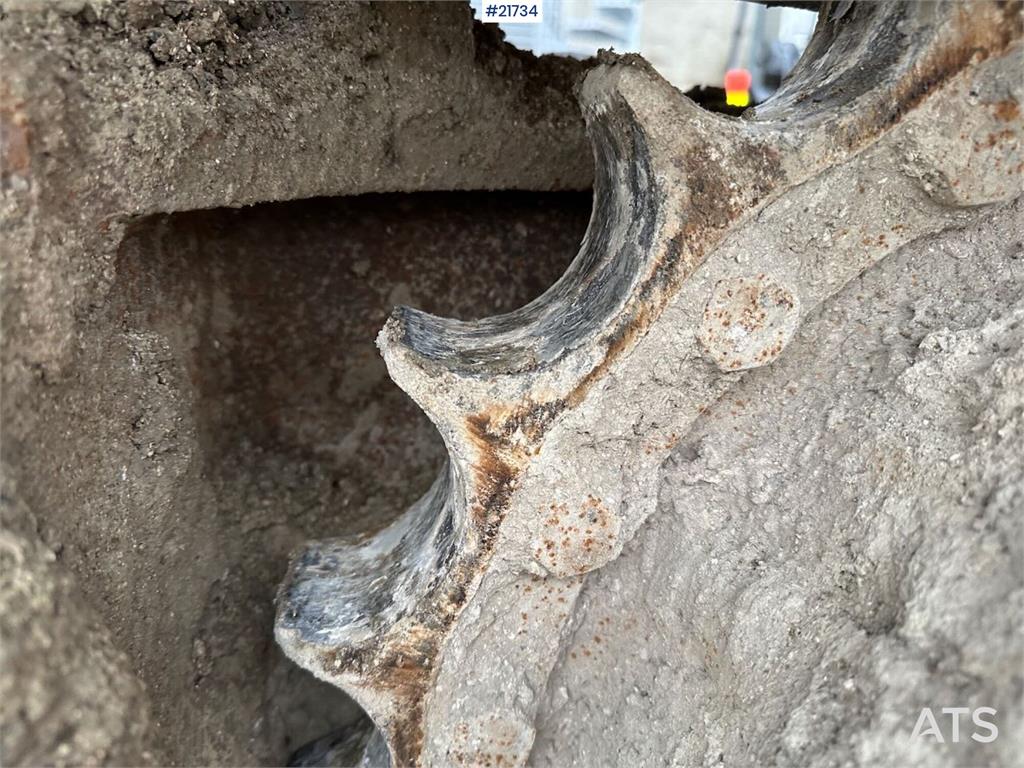 Komatsu PC228USLC-8 excavator w/ 3 buckets and tiltrotator