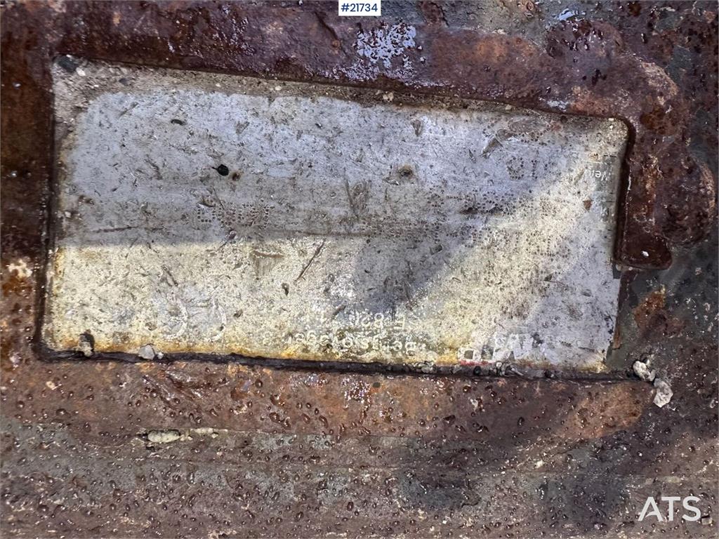 Komatsu PC228USLC-8 excavator w/ 3 buckets and tiltrotator