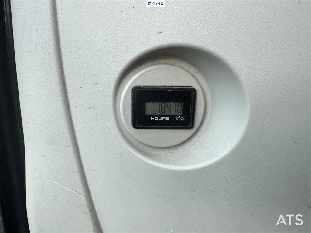 Kobelco SK75SR-3E w/ Rototilt, 2 buckets and grapple. 1850