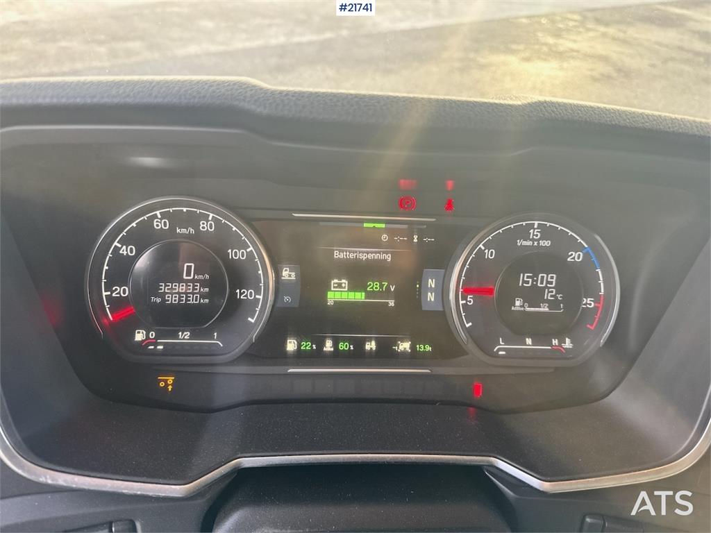 Scania R580 Tridem Hooklift w/ Crane hydraulics. Freshly