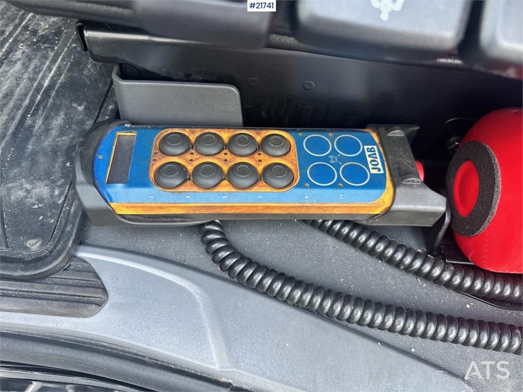 Scania R580 Tridem Hooklift w/ Crane hydraulics. Freshly