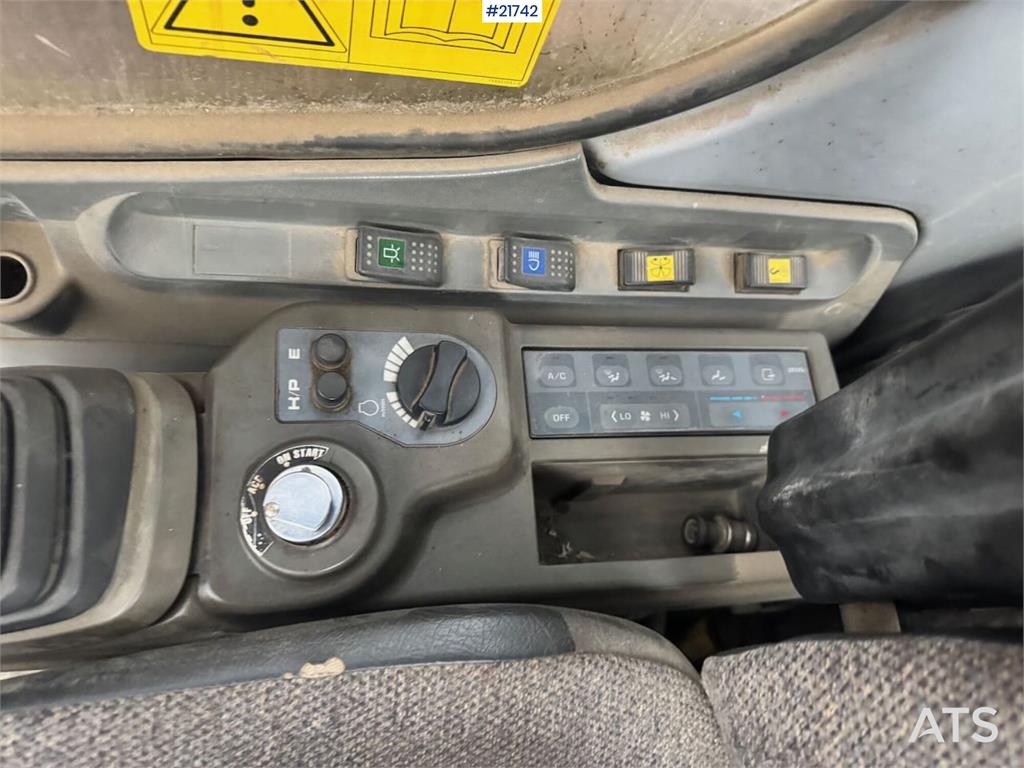 Hitachi EX165 Tracked Excavator with 2 Buckets