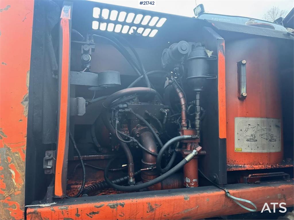 Hitachi EX165 Tracked Excavator with 2 Buckets