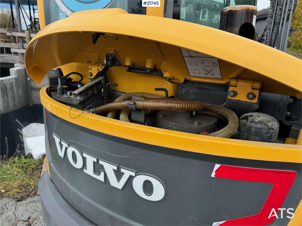 Volvo ECR58D Tracked Excavator with Tilt and Bucket