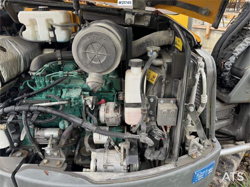 Volvo ECR58D Tracked Excavator with Tilt and Bucket