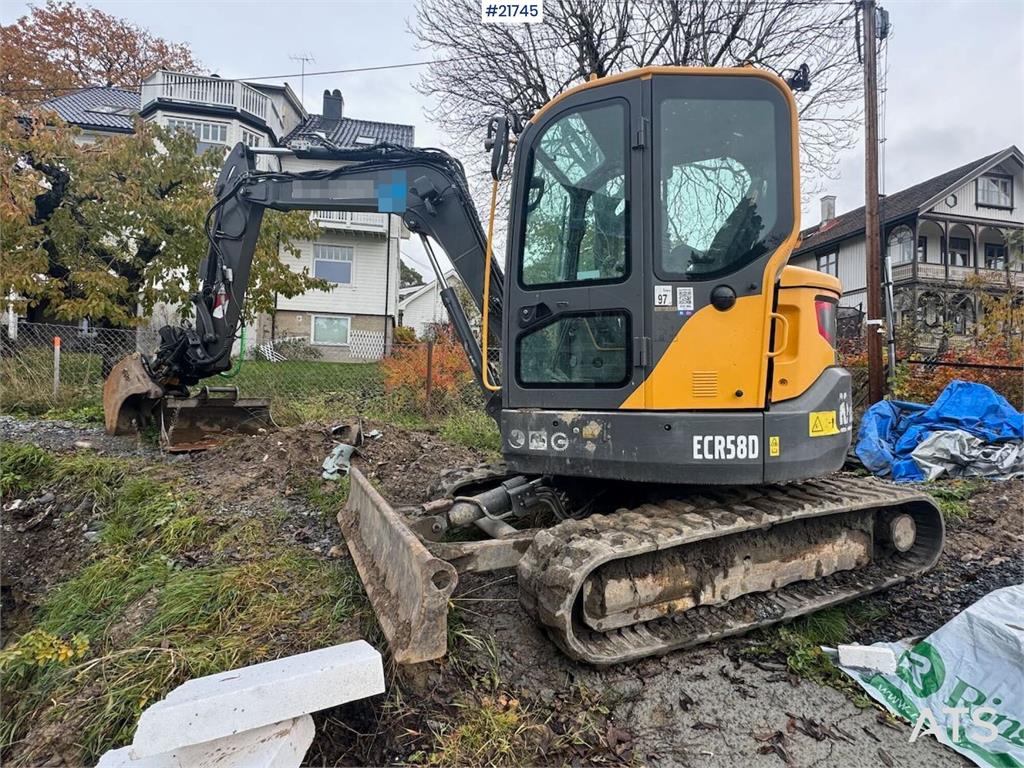 Volvo ECR58D Tracked Excavator with Tilt and Bucket
