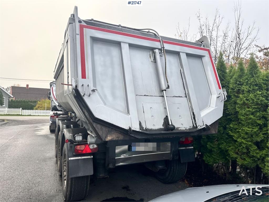 Scania R660 6x4 Asphalt Truck with Carnehl Asphalt Traile