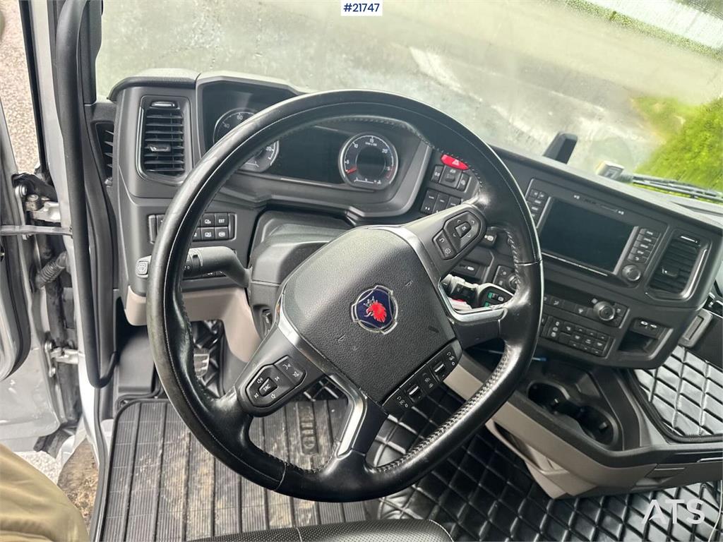 Scania R660 6x4 Asphalt Truck with Carnehl Asphalt Traile