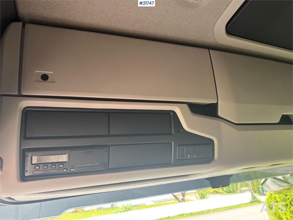 Scania R660 6x4 Asphalt Truck with Carnehl Asphalt Traile