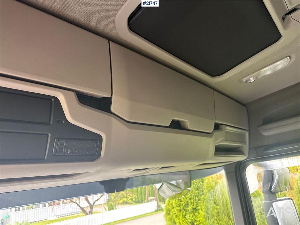 Scania R660 6x4 Asphalt Truck with Carnehl Asphalt Traile