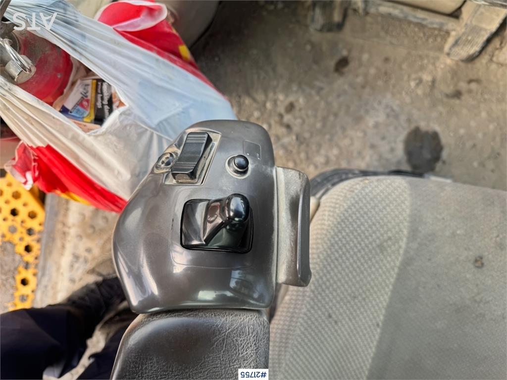 Volvo L180H Wheel Loader w/ Bucket.