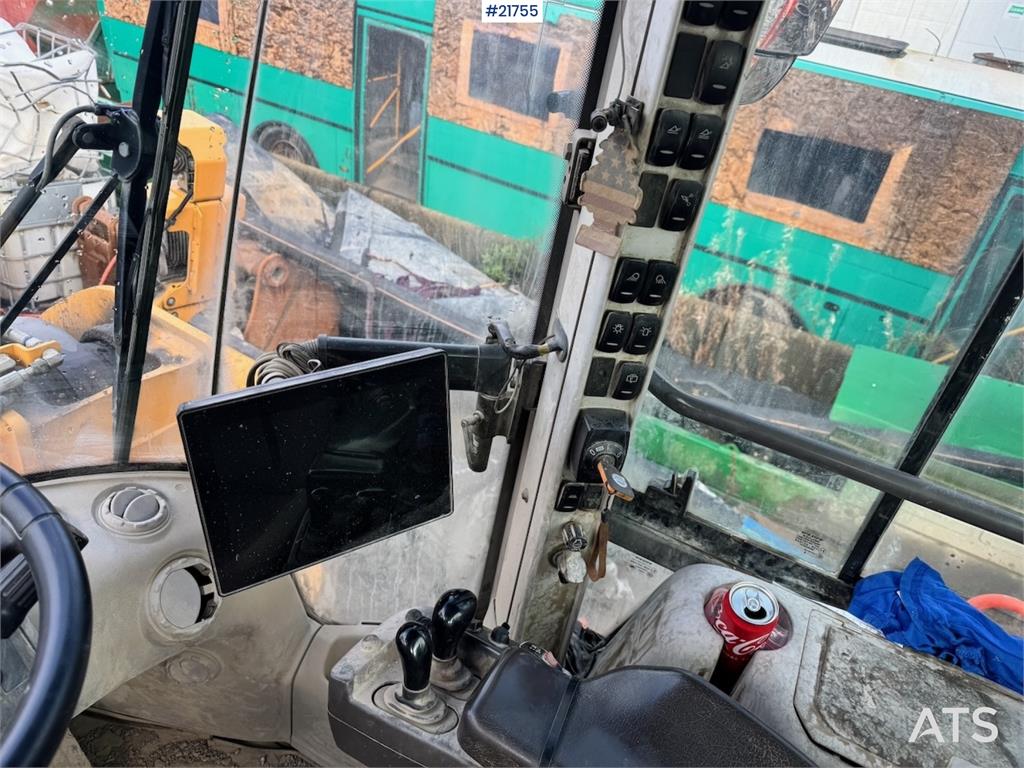 Volvo L180H Wheel Loader w/ Bucket.