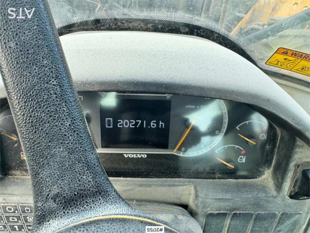 Volvo L180H Wheel Loader w/ Bucket.